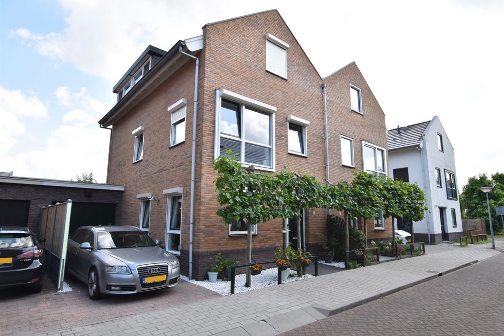 Bricknet - Woonhuis - Koop - Sjorsstraat 43 1336 CE Almere Flevoland