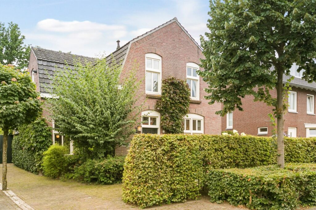 Bricknet - Woonhuis - Koop - Lindenlaan 10 5671 GK Nuenen Noord-Brabant