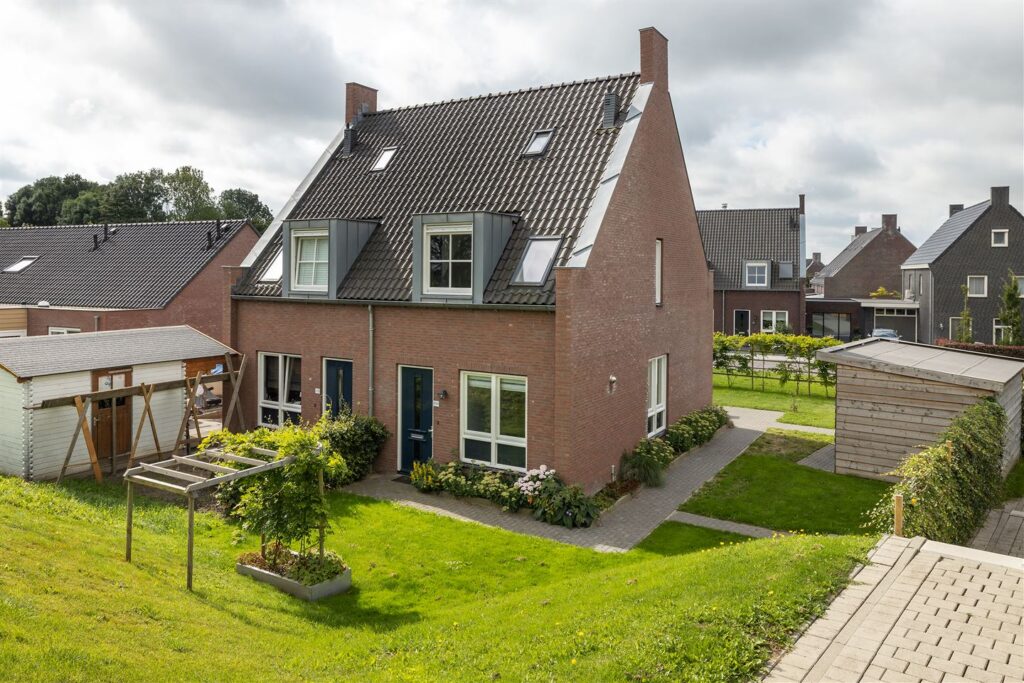 Bricknet - Woonhuis - Koop - Maasdijk 379 a 4264 AR Veen Noord-Brabant