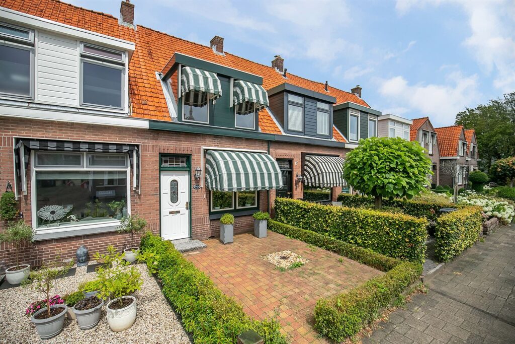 Bricknet - Woonhuis - Koop - Admiraal de Ruyterstraat 16 3262 XE Oud-Beijerland Zuid-Holland