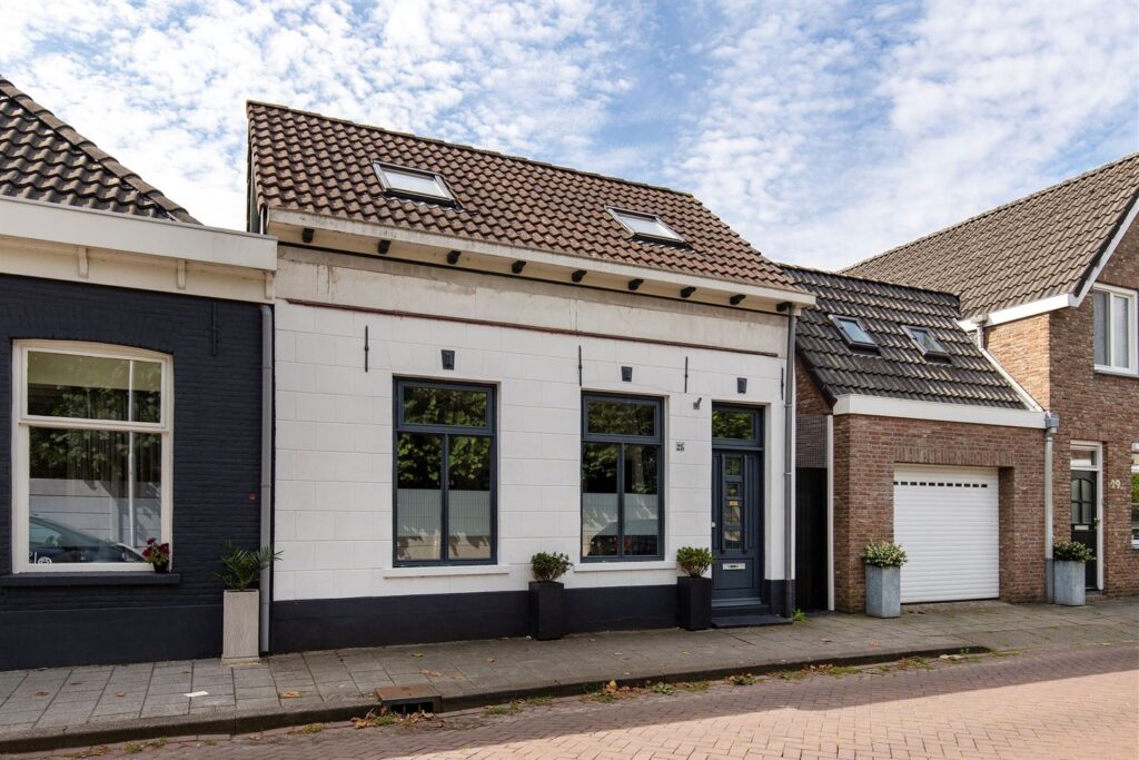 Bricknet - Woonhuis - Koop - Hendrikstraat 25 4703 AM Roosendaal Noord-Brabant